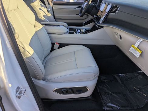 New 2026 Jeep Grand Wagoneer 2WD image 29