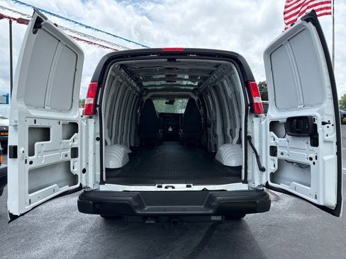 New 2025 Chevrolet Express 2500 Extended w/ Enhanced Convenience Package image 8