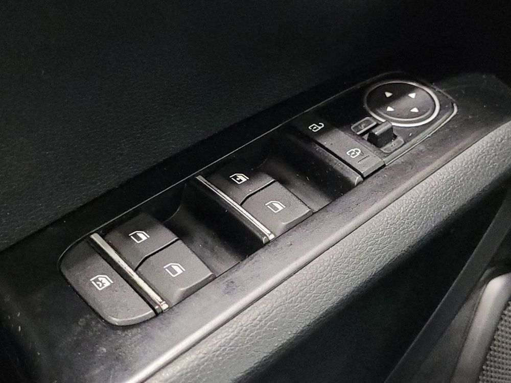 Used 2020 Kia Soul GT-Line w/ GT 2.0L Power Sunroof Package FWD image 27