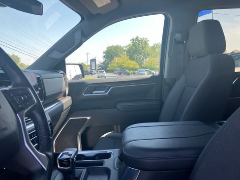 Used 2023 Chevrolet Silverado 1500 RST AWD/4WD image 10