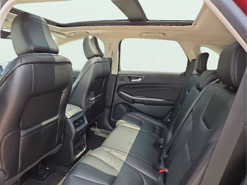 Used 2022 Ford Edge Titanium w/ Equipment Group 301A AWD/4WD image 10