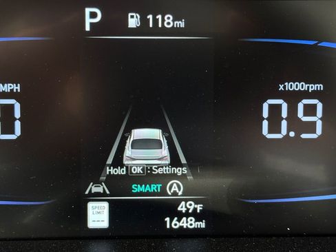 Used 2025 Hyundai Elantra SE image 18