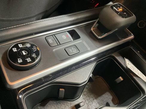 Used 2024 Nissan Pathfinder SV AWD/4WD image 29