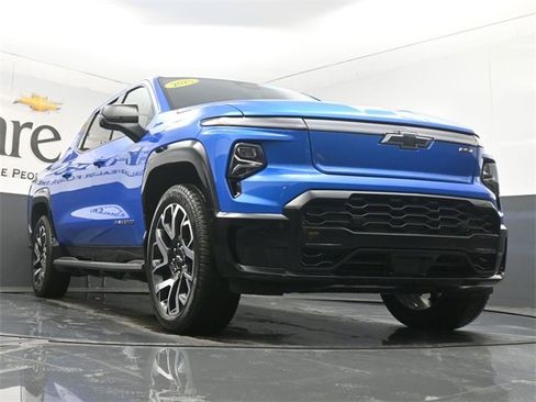 Certified 2025 Chevrolet Silverado EV RST image 3