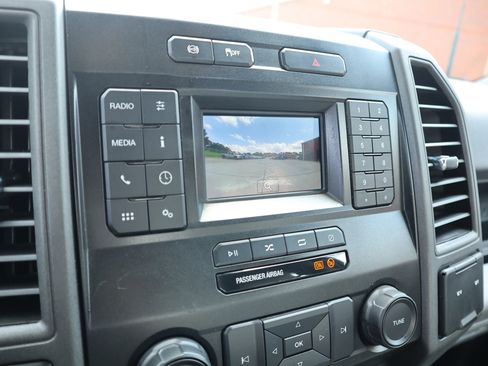 Used 2022 Ford F550 4x4 Crew Cab Super Duty w/ Power Equipment Group image 18