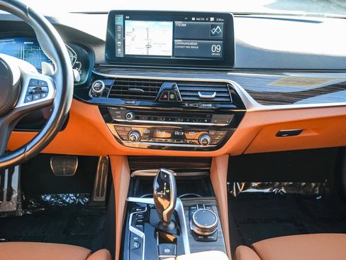 Used 2023 BMW 530e w/ M Sport Package image 12