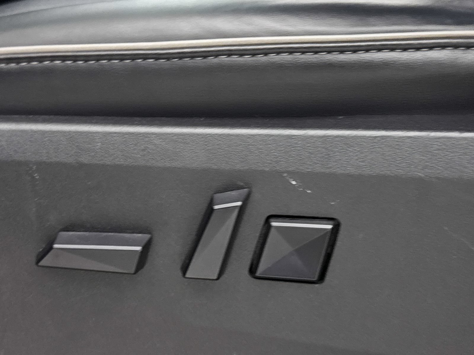 Used 2024 Tesla Cybertruck AWD Crew Cab image 28