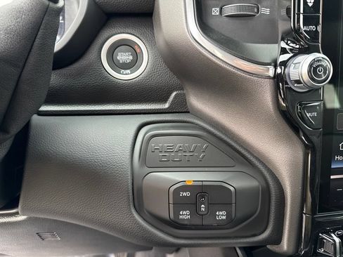 New 2026 RAM 2500 Laramie AWD/4WD image 15