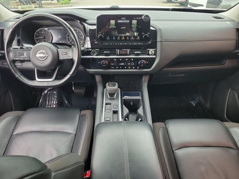 Used 2022 Nissan Pathfinder SL FWD image 12