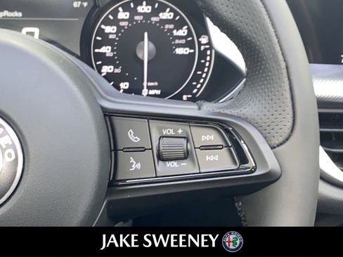 New 2023 Alfa Romeo Stelvio Veloce image 17