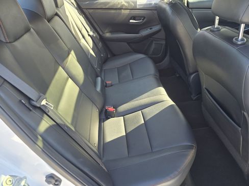 Used 2024 Nissan Sentra SR w/ SR Premium Package image 17