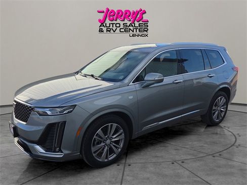 Used 2025 Cadillac XT6 Premium Luxury image 9