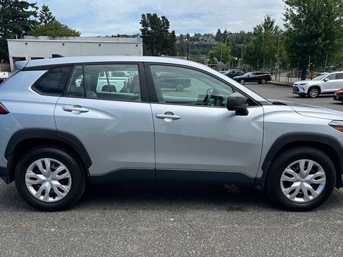 Certified 2022 Toyota Corolla Cross L AWD/4WD image 4