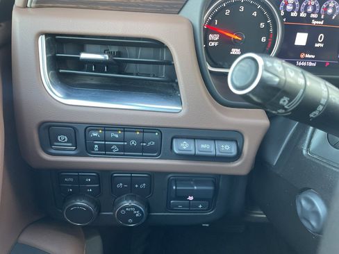 Used 2021 Chevrolet Tahoe High Country w/ Premium Package image 21