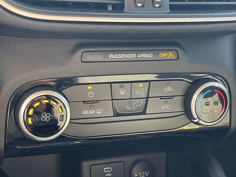 Used 2022 Ford Escape S image 19