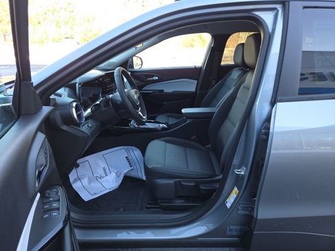 New 2026 Chevrolet Trax LT w/ Driver Confidence Package image 17