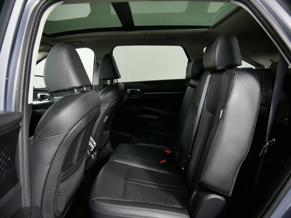 Used 2024 Kia Sorento S w/ Panoramic Sunroof Package AWD/4WD image 18