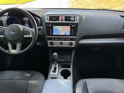 Used 2017 Subaru Outback 3.6R Limited image 10