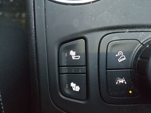 Used 2022 GMC Terrain SLT w/ Elevation Edition image 24