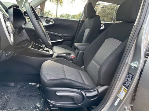 Used 2025 Kia Soul LX w/ LX Technology Package image 22