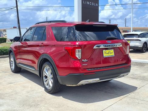 Used 2021 Ford Explorer XLT w/ Equipment Group 202A RWD image 4