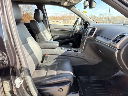 Used 2014 Jeep Grand Cherokee Limited image 34