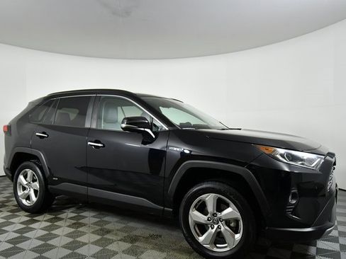 Used 2019 Toyota RAV4 Limited image 9