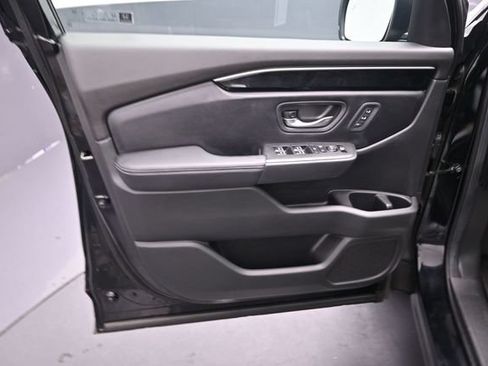 Used 2025 Honda Pilot Touring image 20