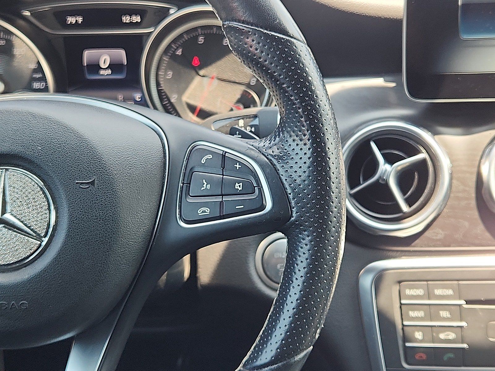 Used 2018 Mercedes-Benz GLA 250 4MATIC image 16
