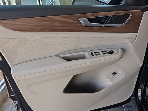 New 2026 Volkswagen Atlas SE image 28