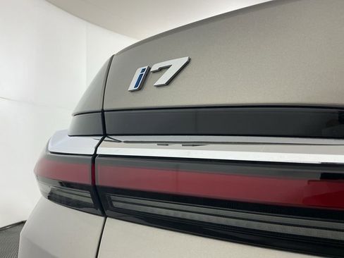Certified 2024 BMW i7 eDrive50 image 7