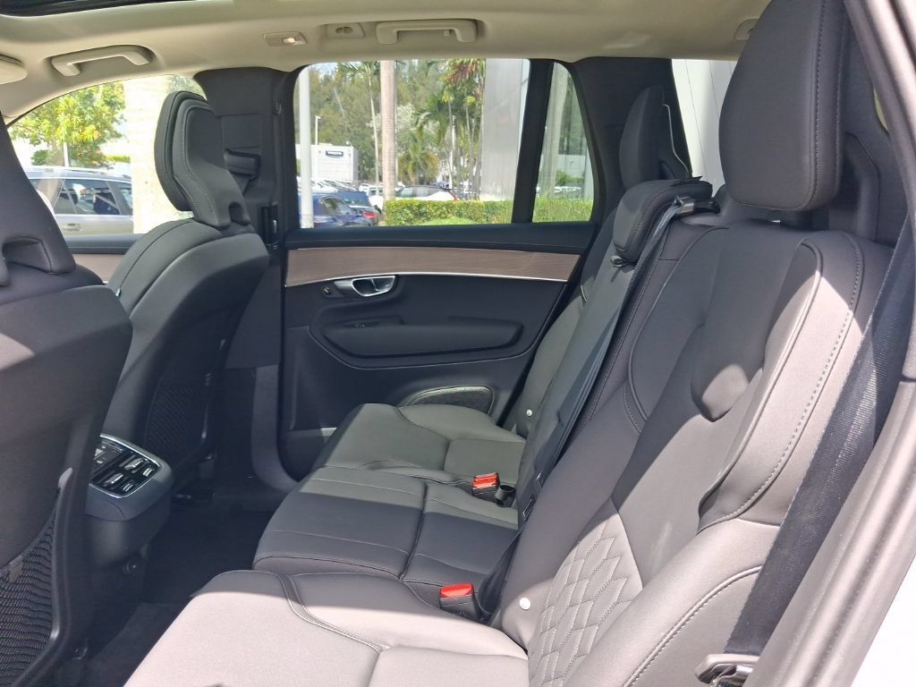 Certified 2026 Volvo XC90 B6 Plus AWD/4WD image 8