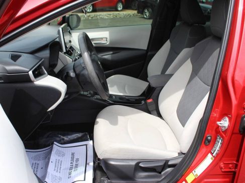 Used 2021 Toyota Corolla LE FWD image 17