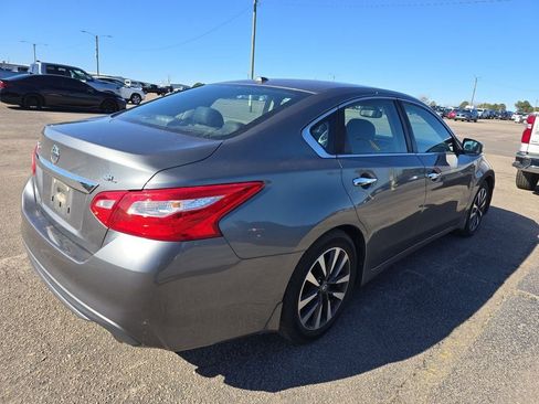 Used 2016 Nissan Altima 2.5 SL w/ 2.5 Technology Package image 4