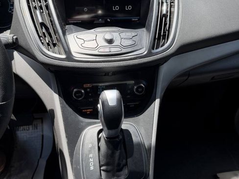 Used 2015 Ford Escape SE w/ Equipment Group 201A FWD image 9