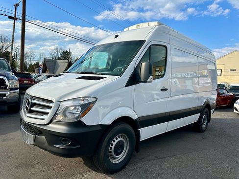 Used 2014 Mercedes-Benz Sprinter 2500 image 3