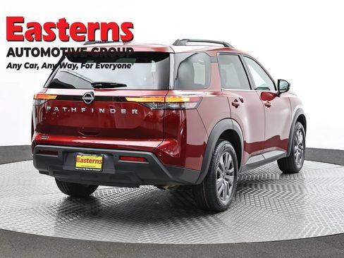 Used 2025 Nissan Pathfinder SV FWD image 5