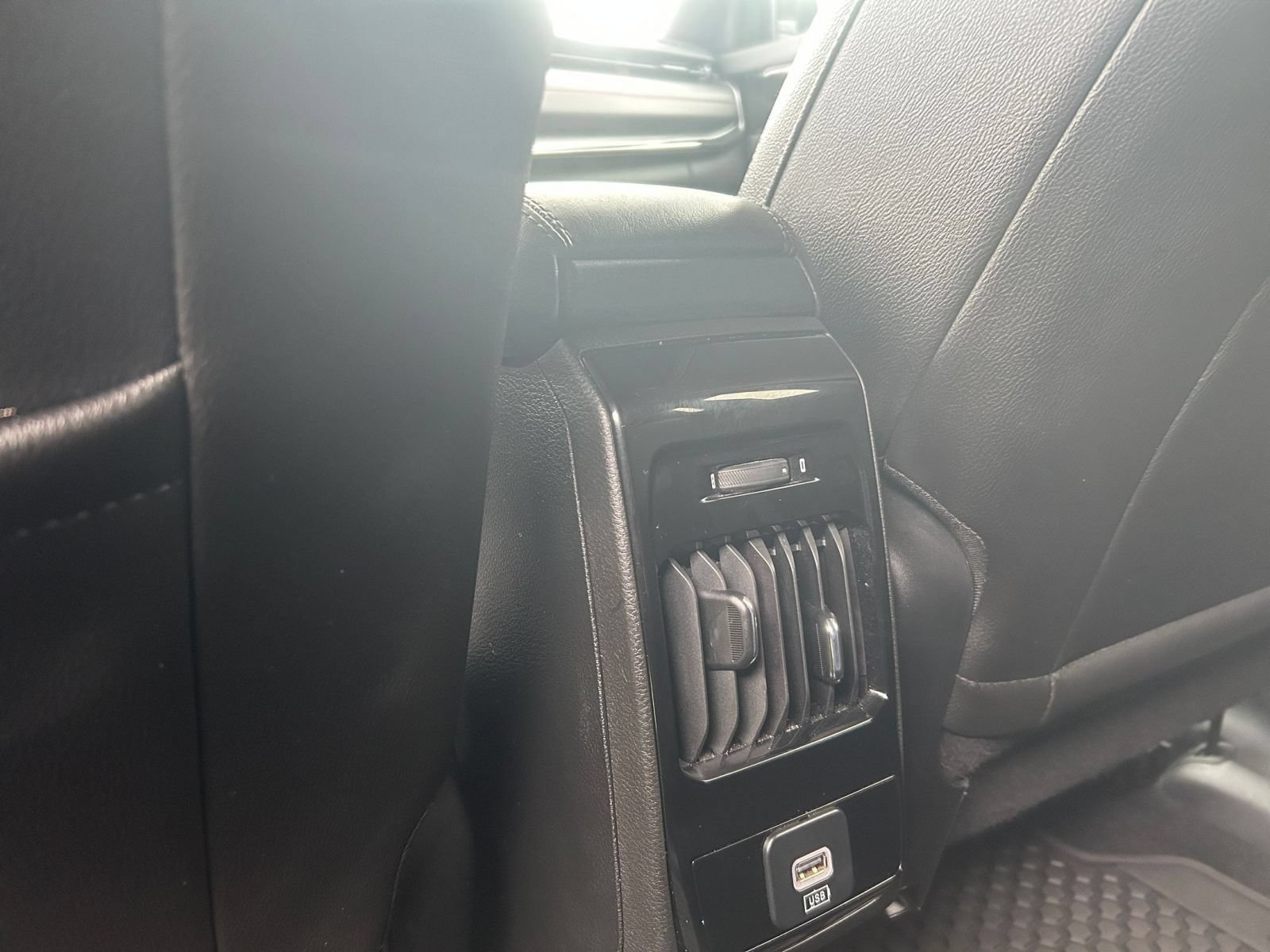 Used 2025 Jeep Compass Trailhawk AWD/4WD image 22