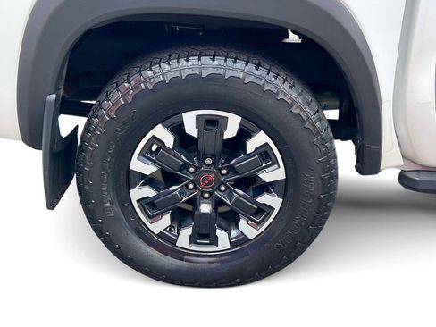 Used 2023 Nissan Frontier PRO-4X w/ Technology Package AWD/4WD image 7