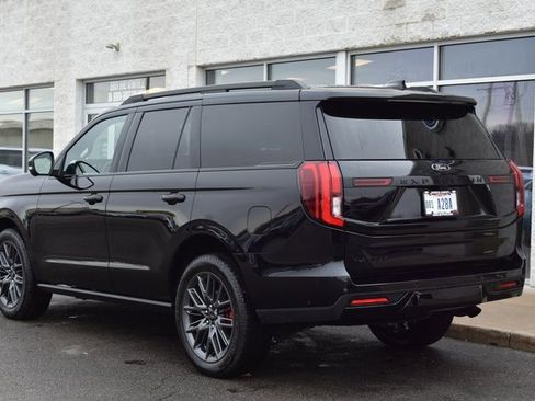 Used 2025 Ford Expedition Platinum w/ Stealth Performance Package image 4