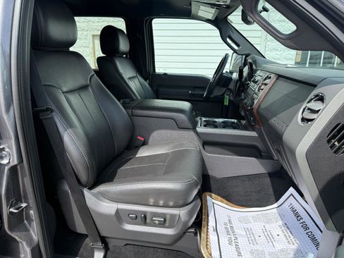 Used 2012 Ford F250 Lariat w/ Chrome Pkg image 18