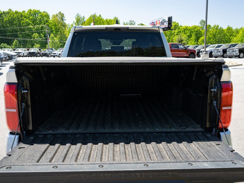 Used 2025 Toyota Tacoma TRD Sport AWD/4WD image 9