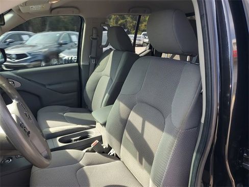 Used 2020 Nissan Frontier SV w/ Midnight Edition Floor Mats image 18