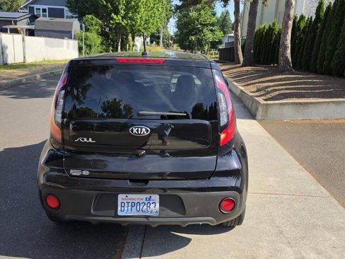 Used 2019 Kia Soul FWD image 6