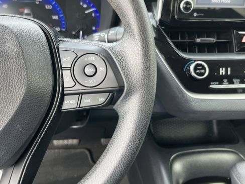 Used 2021 Toyota Corolla LE w/ Carpet Mat Package (TMS) image 19