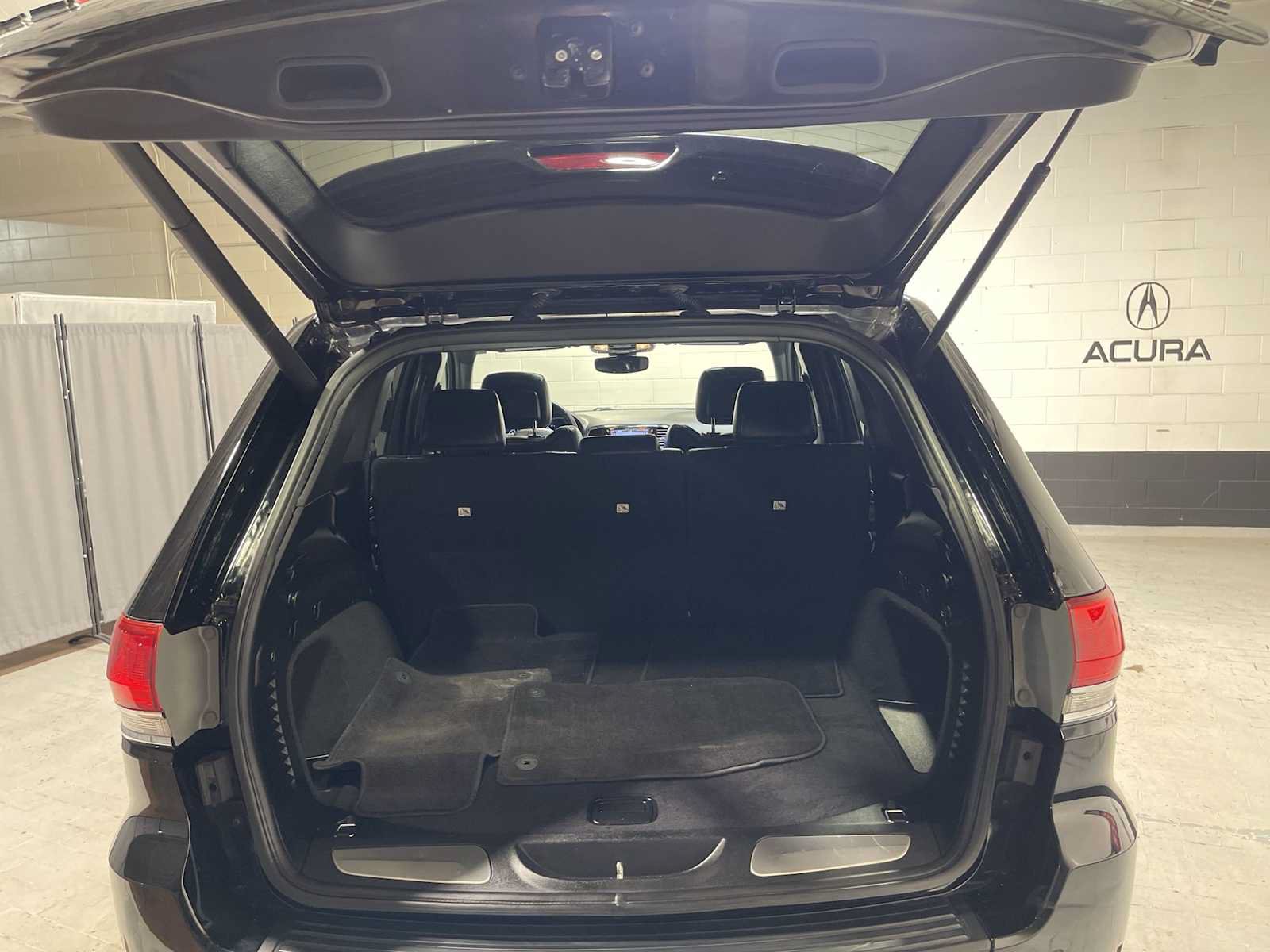 Used 2019 Jeep Grand Cherokee Limited AWD/4WD image 19