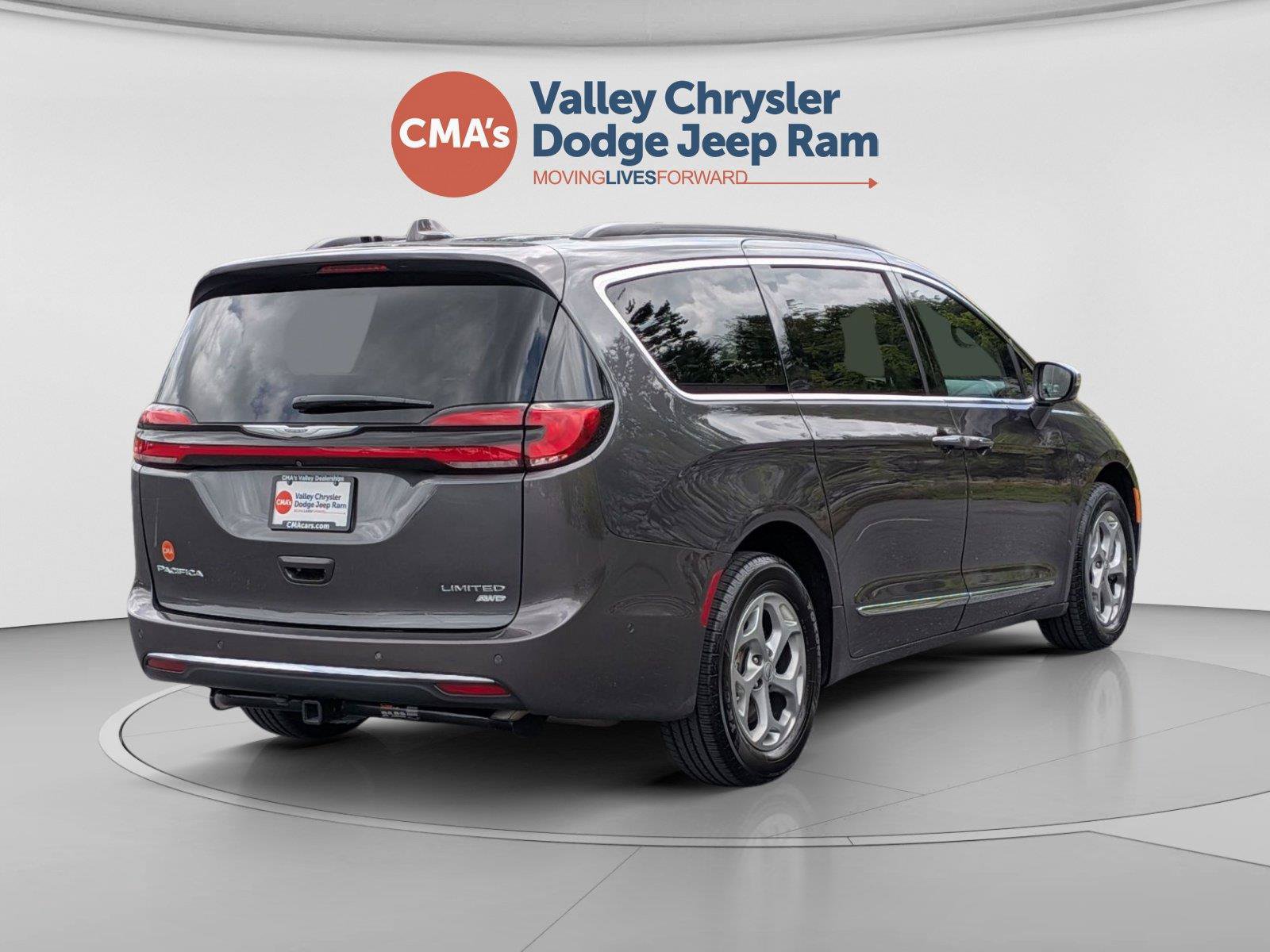 Used 2022 Chrysler Pacifica Limited AWD/4WD image 5