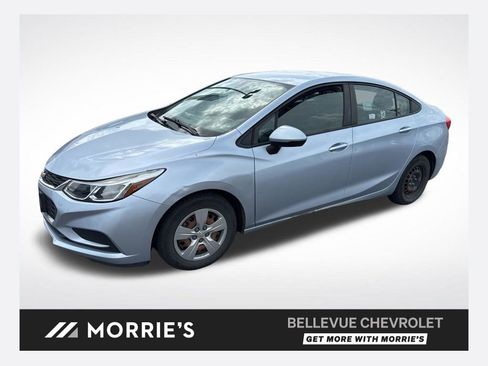 Used 2017 Chevrolet Cruze LS FWD image 1