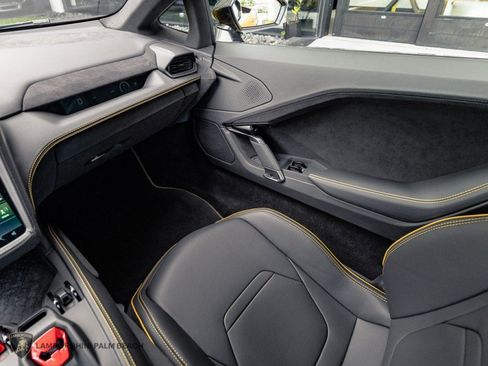 Used 2026 Lamborghini Temerario AWD/4WD image 11