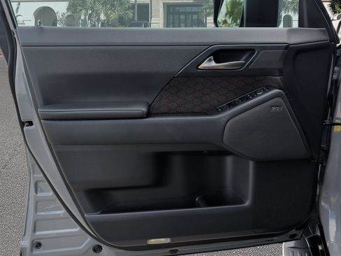 Used 2024 Lexus GX 550 w/ Accessory Package (Z1) AWD/4WD image 8